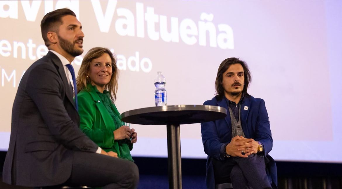 Agentes inmobiliarios en entrega de premios remax. Coloquio con David Valtueña